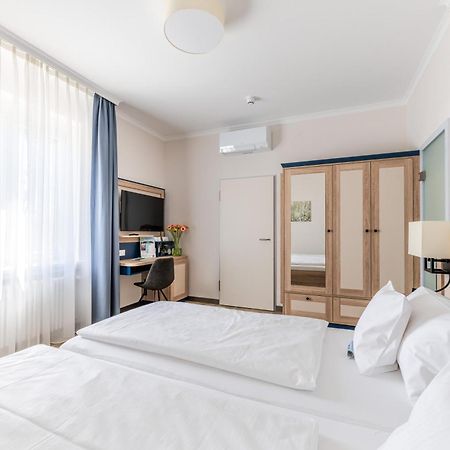 Strandhotel Loechnerhaus 赖歇瑙 外观 照片