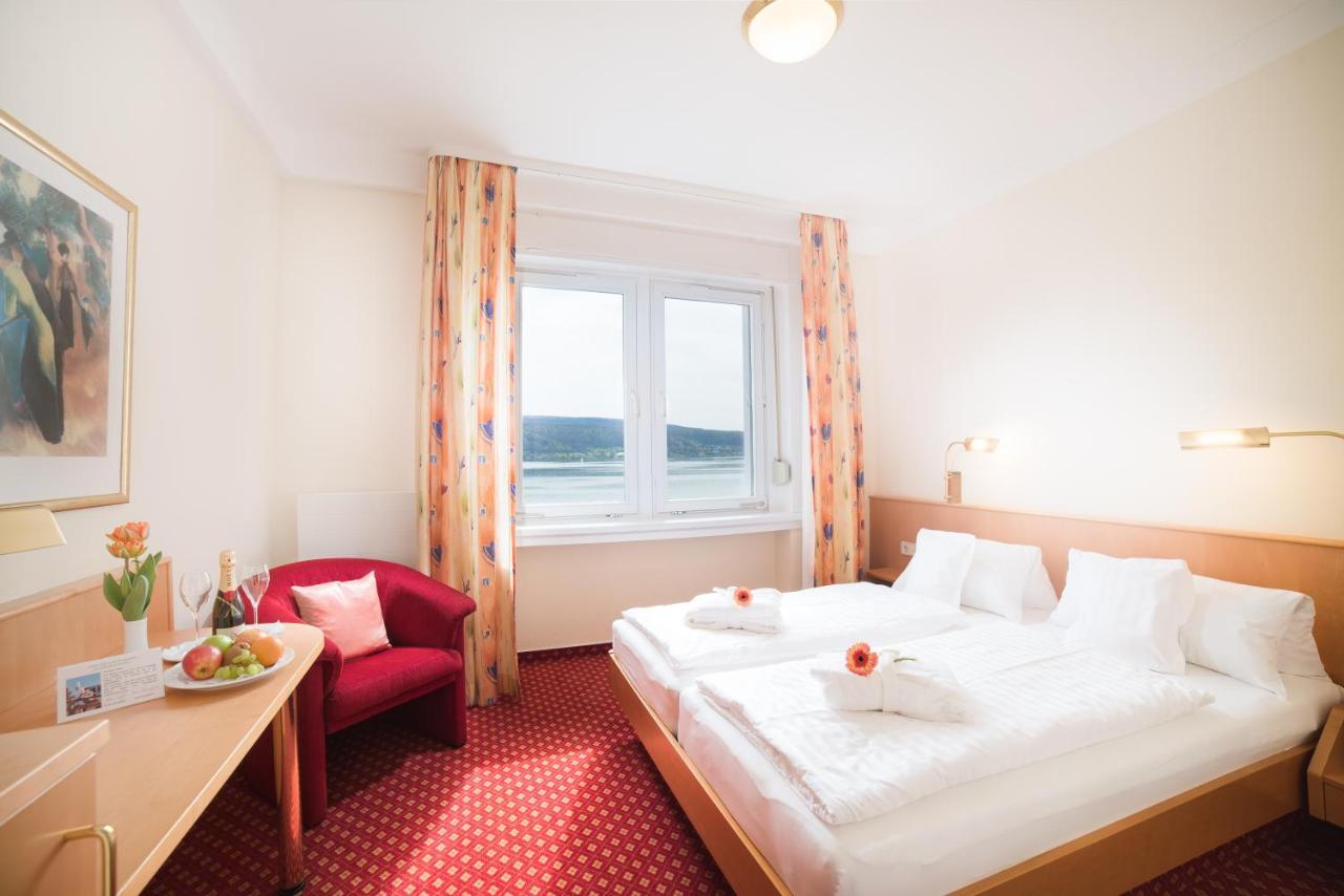 Strandhotel Loechnerhaus 赖歇瑙 外观 照片