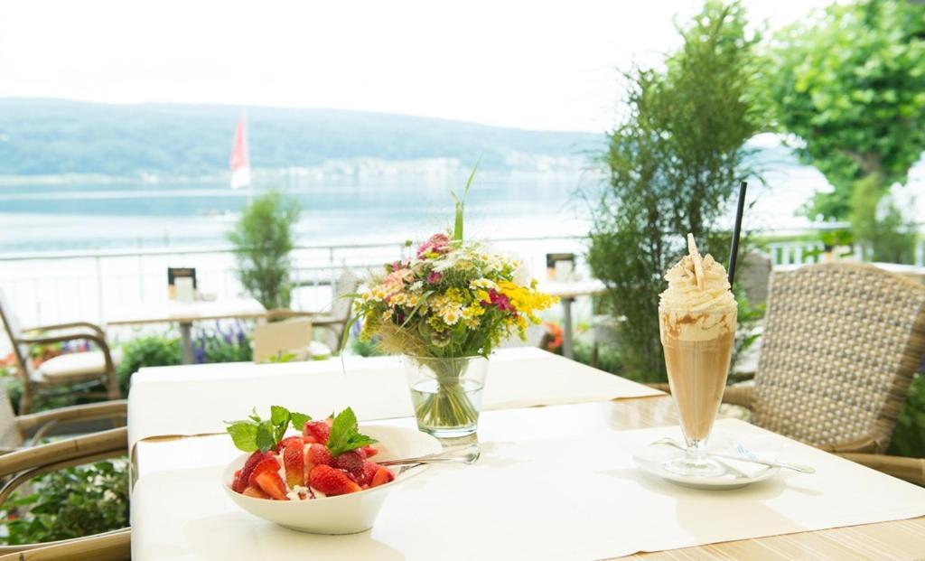 Strandhotel Loechnerhaus 赖歇瑙 外观 照片